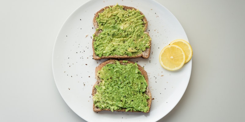 Tostadas de Aguacate
